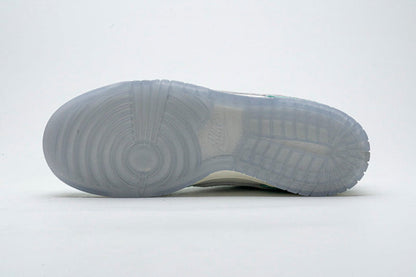 Nike Kasina x Dunk Low 'Road Sign' - Gem Lux