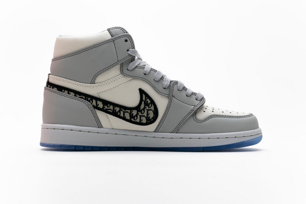 Air Jordan 1 High OG 'White Wolf Grey' - Luxury and Style Combined