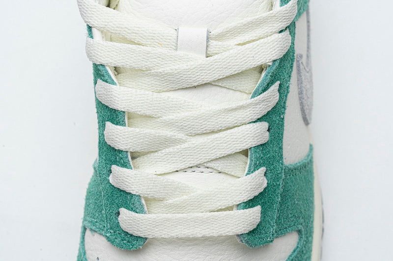 Nike Kasina x Dunk Low 'Road Sign' - Gem Lux