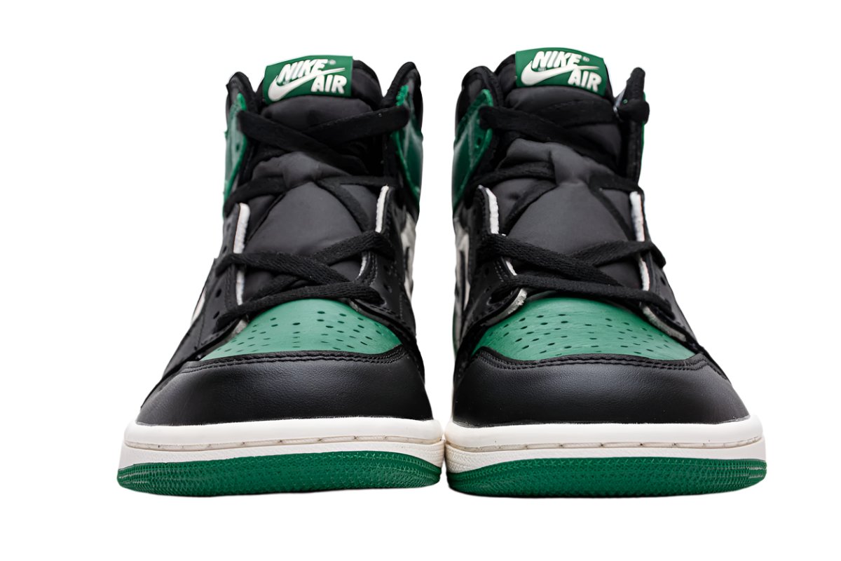 Air Jordan 1 Retro High OG 'Pine Green' – Bold and Versatile