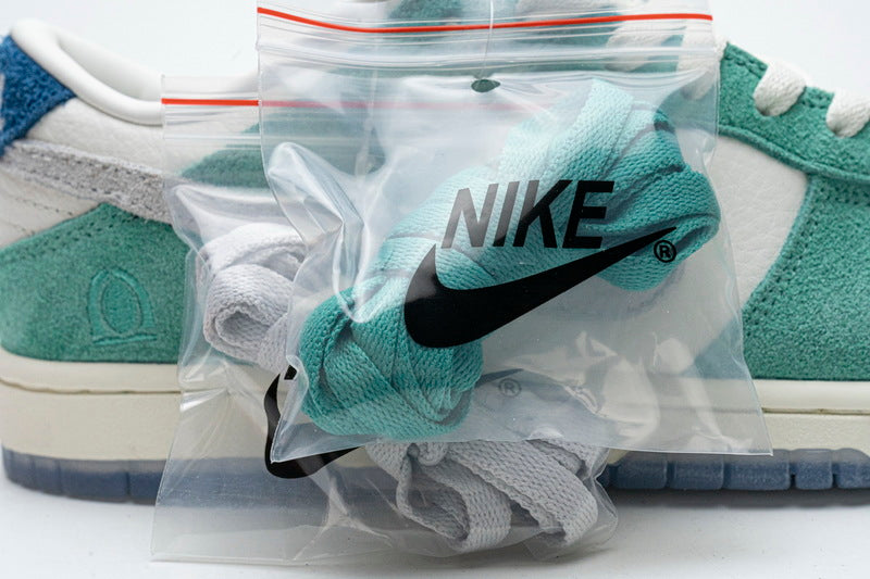 Nike Kasina x Dunk Low 'Road Sign' - Gem Lux