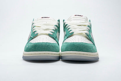 Nike Kasina x Dunk Low 'Road Sign' - Gem Lux