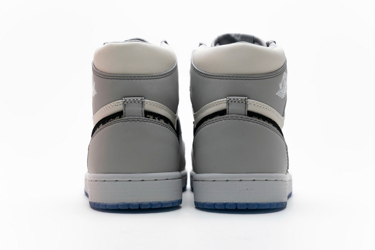 Air Jordan 1 High OG 'White Wolf Grey' - Luxury and Style Combined