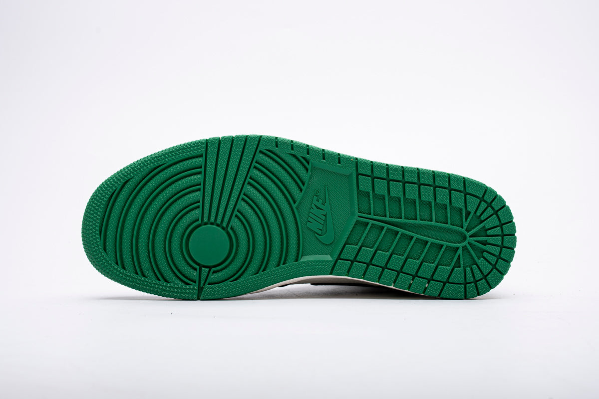 Air Jordan 1 Retro High OG 'Pine Green' – Bold and Versatile