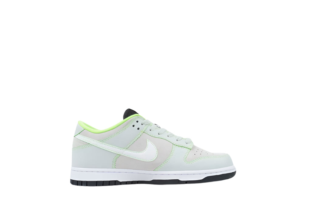 Dunk Low 'University of Oregon PE' Exclusive Sneakers