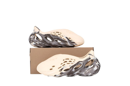 Yeezy Foam Runner 'MX Cream Clay' - Bold and Lightweight Footwear