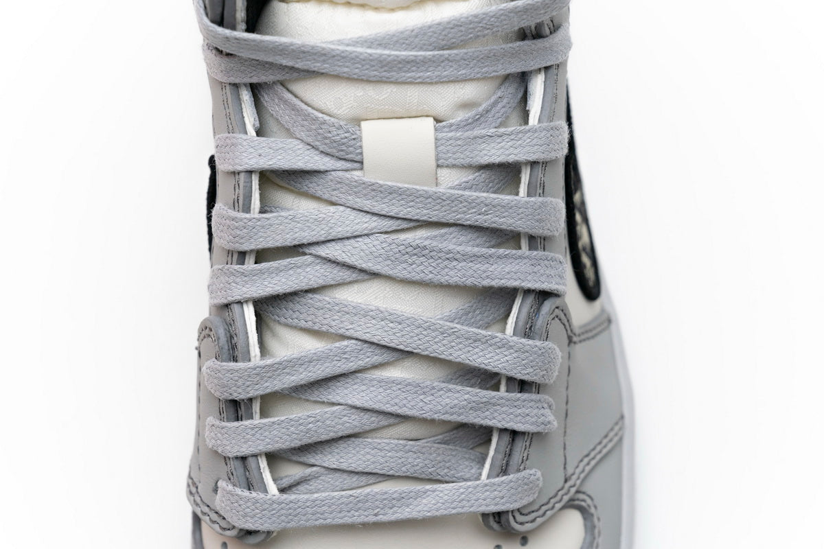 Air Jordan 1 High OG 'White Wolf Grey' - Luxury and Style Combined
