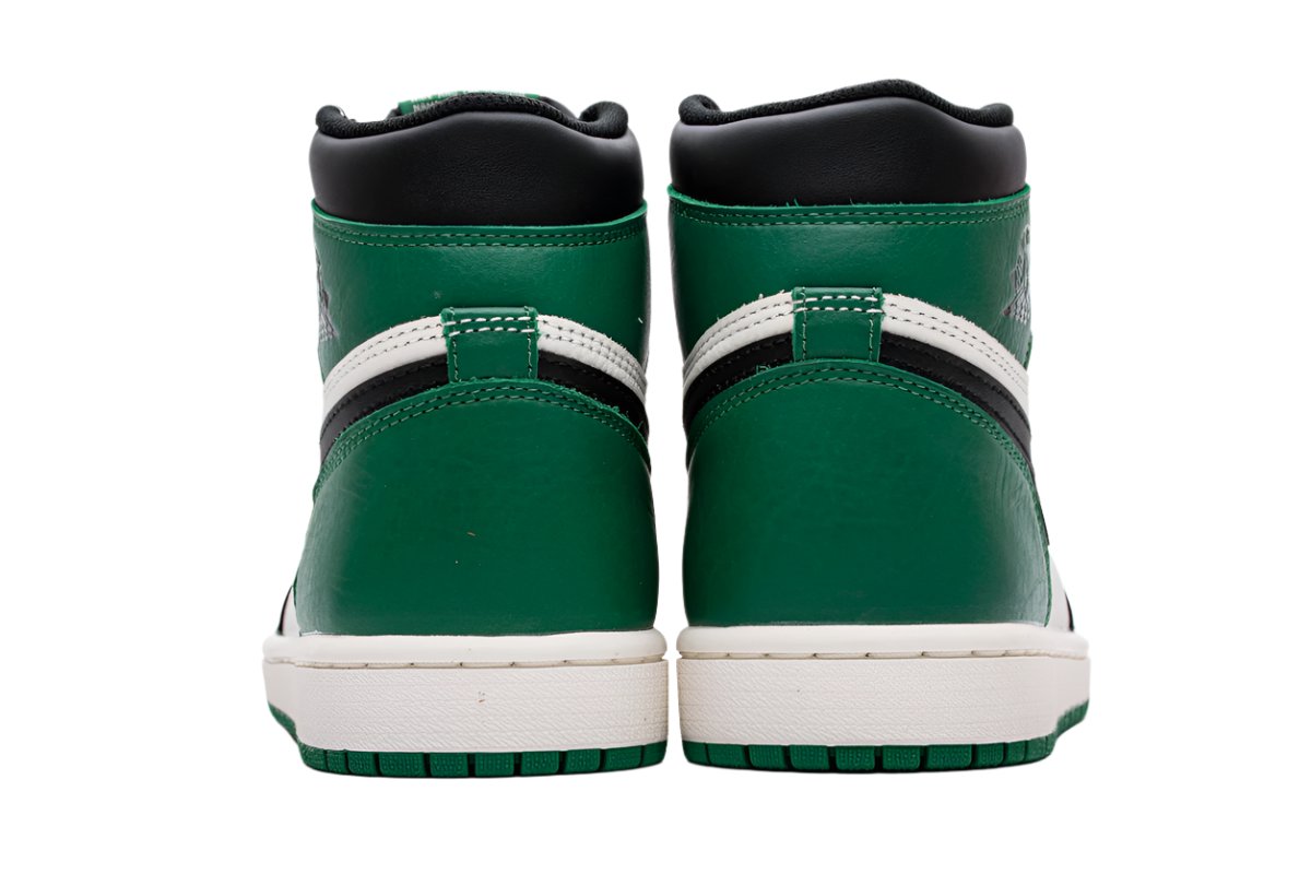 Air Jordan 1 Retro High OG 'Pine Green' – Bold and Versatile